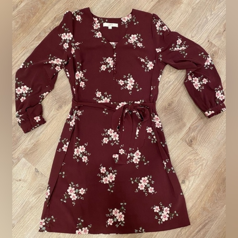 LOFT LONG SLEEVE BURGUNDY FLORAL PRINT VNECK TIE WAIST SHIFT DRESS SIZE 4